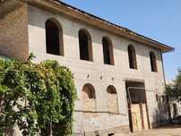 Hovli sotiladi juda yaxshi qurilgan