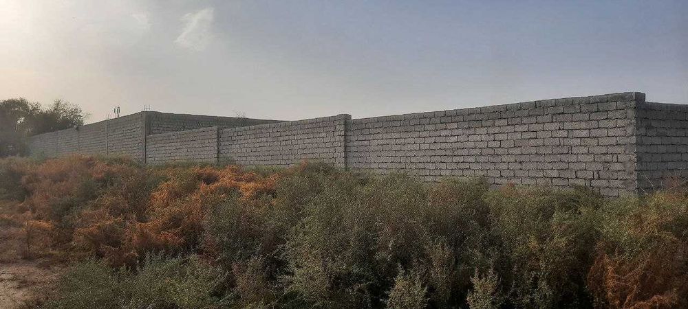 Продаётся земля в Чиназском районе 1,6 гектар с недостроенным зданиями