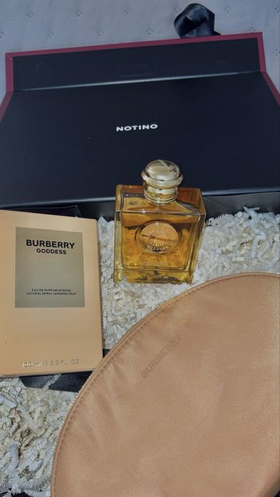 Burberry Goddess Intense 100 ml – original, nou + cadou