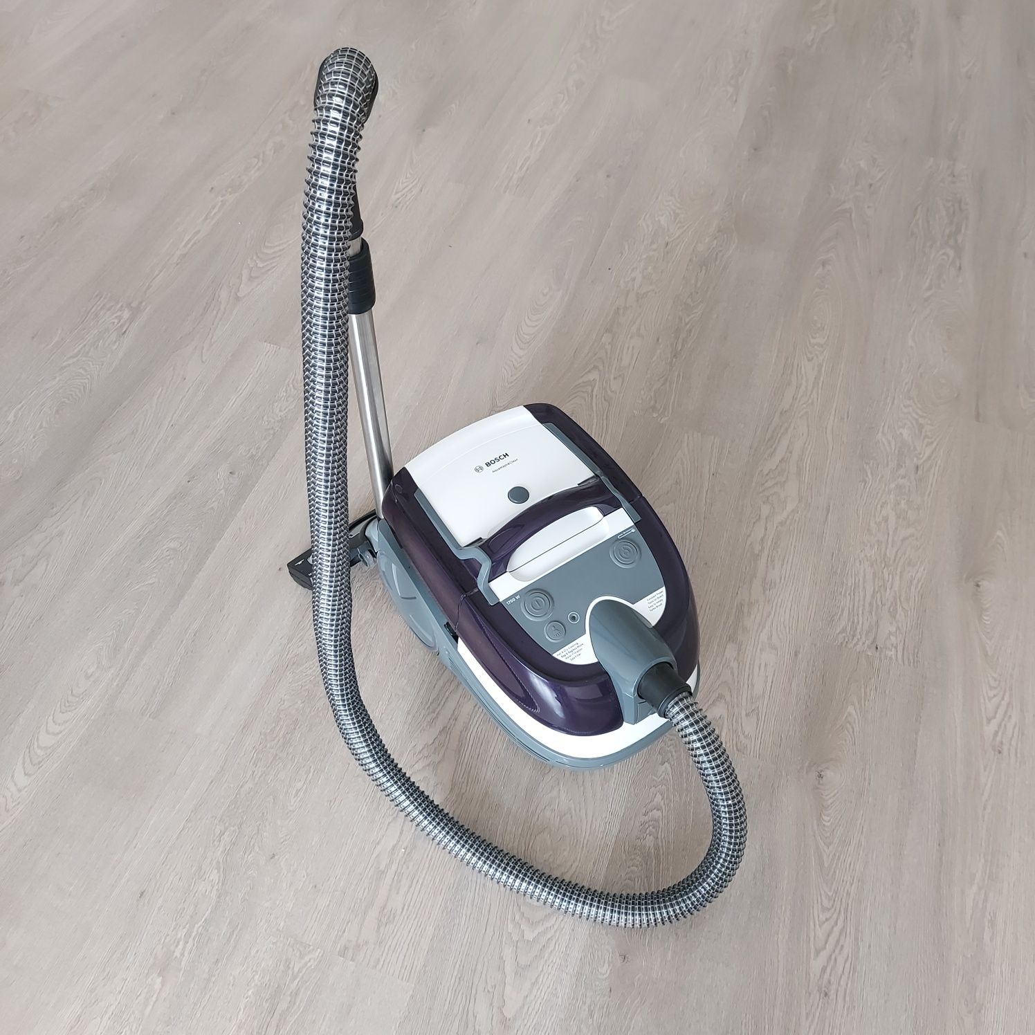 Пылесос Bosch в хорошем состоянии