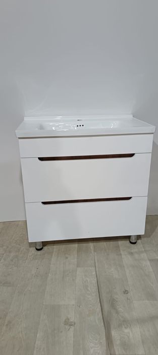 Раковина с тумбой