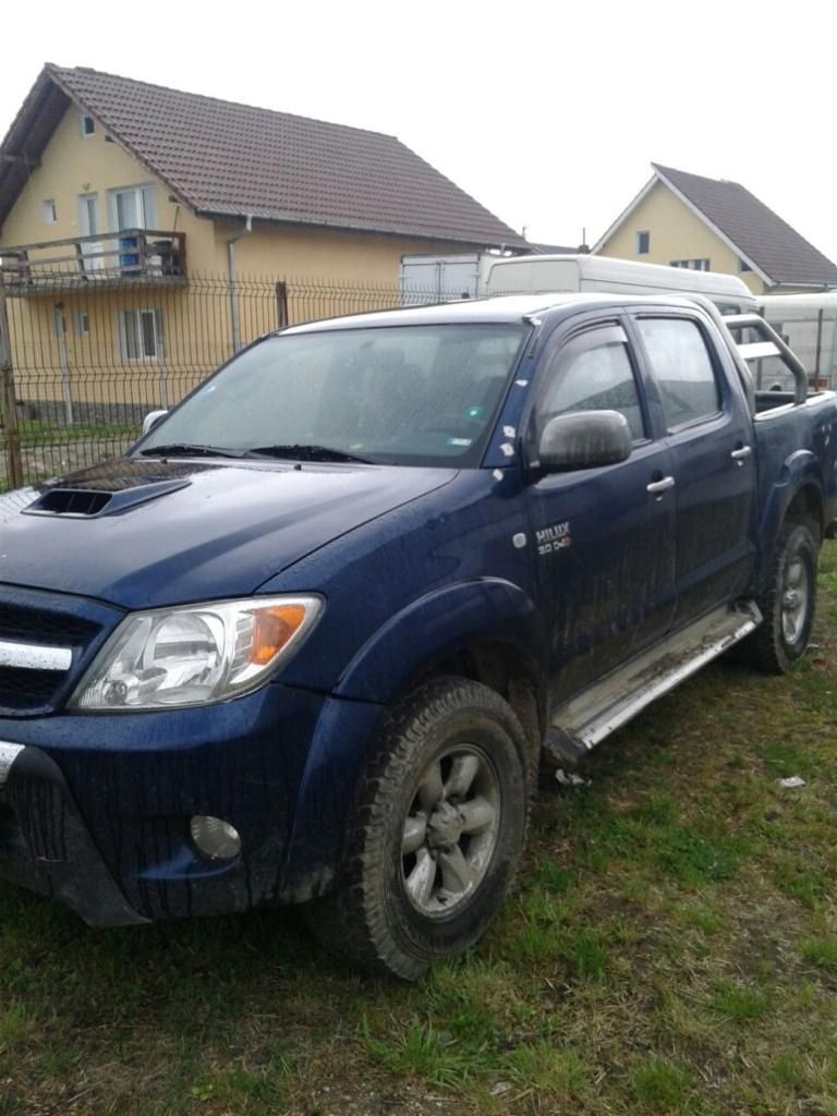 Dezmembrez Toyota Hilux 2007 3.0D