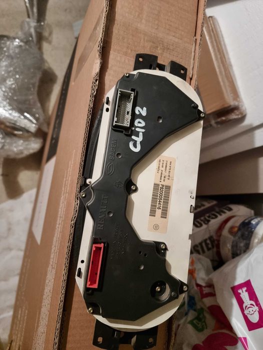 Reno clio 1.2  бензин километраж