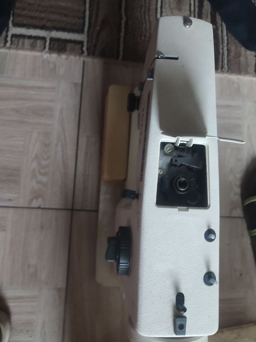 Mașină de cusut ileana