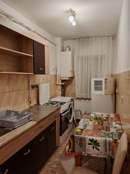 Închiriez garsonieră