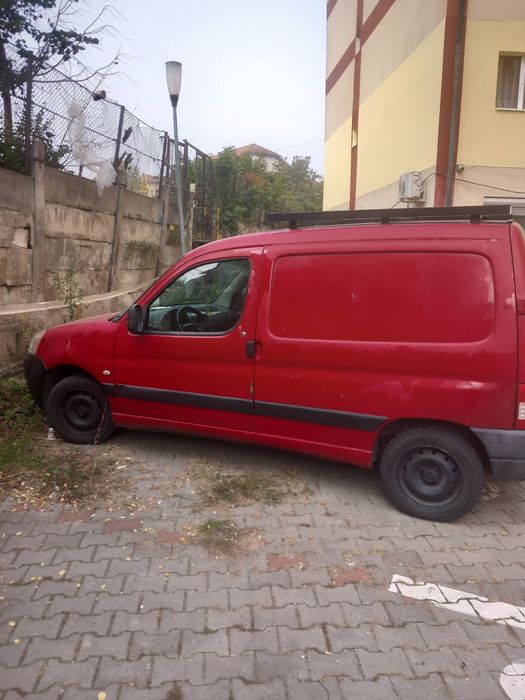 Vând peugeot partener 2009