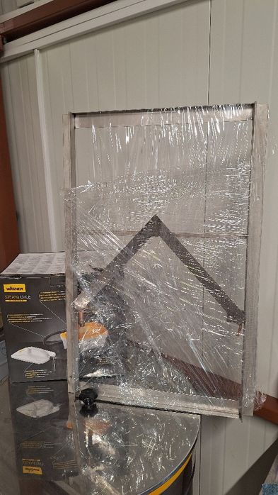 Парен нож за разпечатване на пчелни пити.