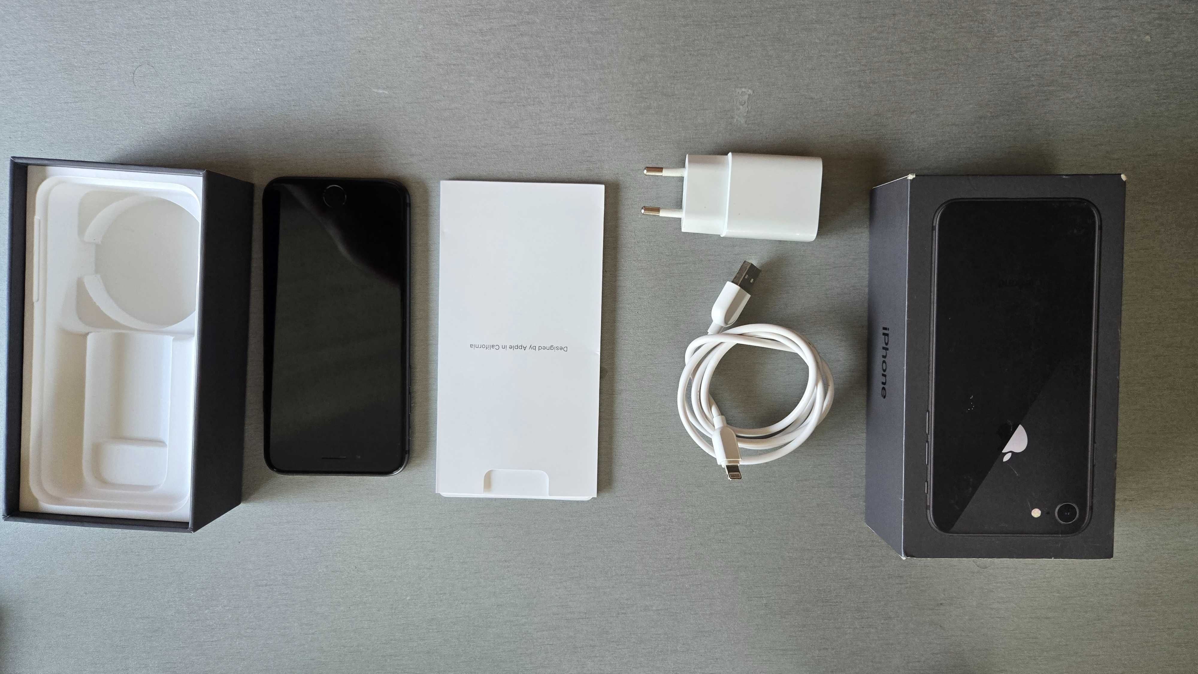 Продавам iphone 8 64gb пълен комплект