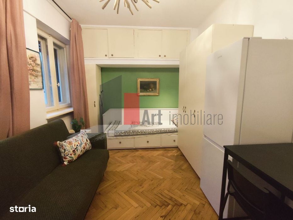 Garsoniera de inchiriat in zona Magheru (ultracentral)