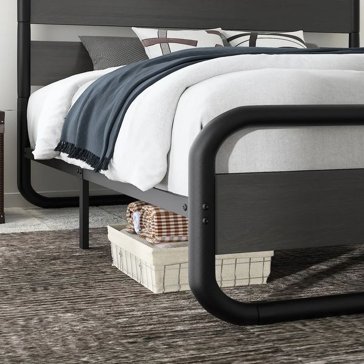 Двухспальная кровать металлические