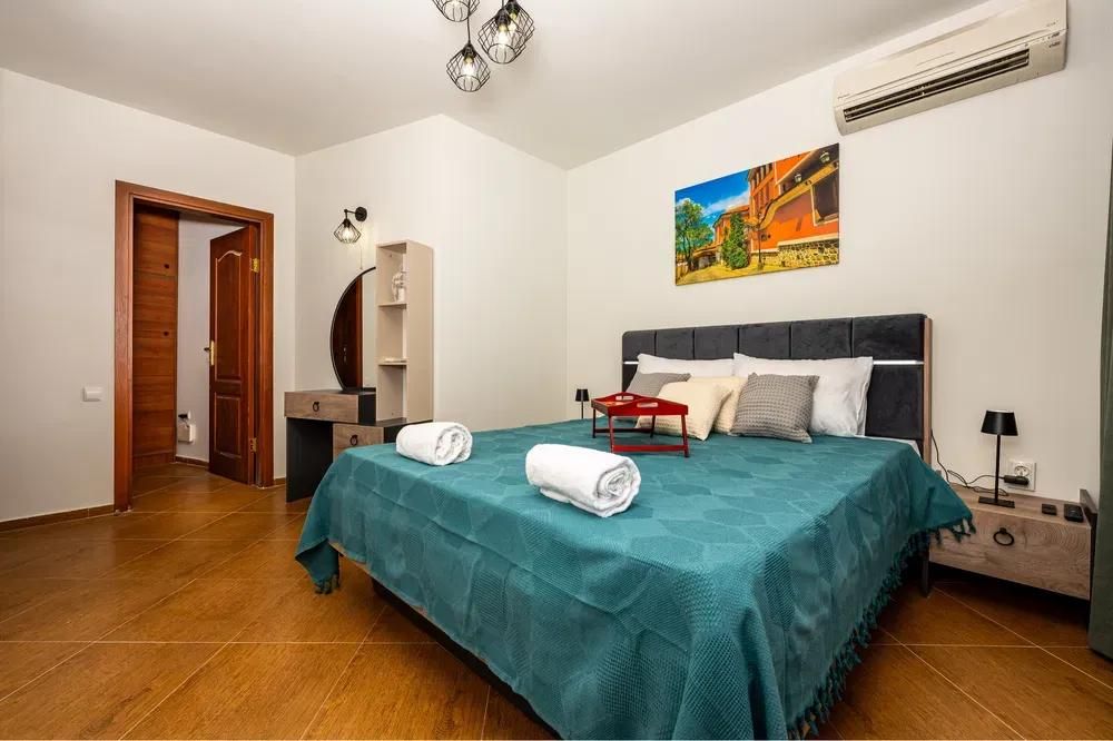 Дава се под наем Двустаен апартамент в Пловдив, Център - 45 кв.м за 550 € - Снимка #3