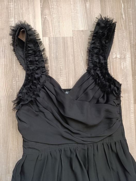 Елегантна черна рокля