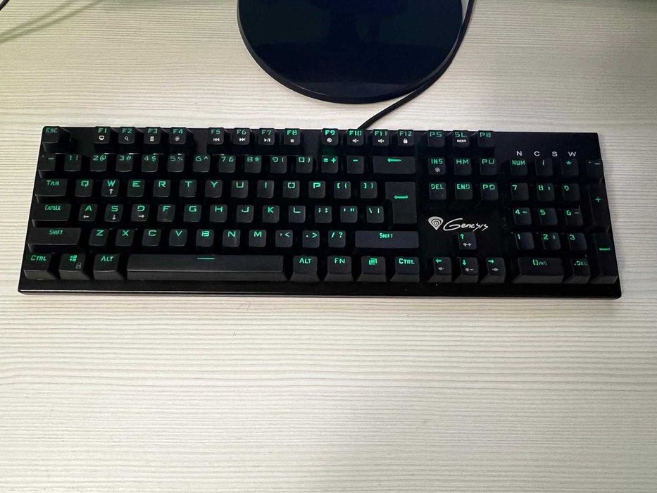 Kit PC i5 7400 8 Gb GTX1050 240 GB SSD+2 TB HDD +Monitor Samsung