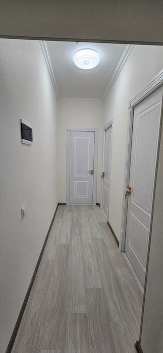 Продаю 1-комнатную квартиру в новостройке, в районе Бадамзара. Я собст