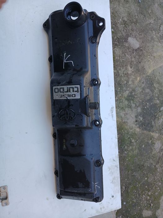 Крышка клапанов на 1КЗ на тойоту