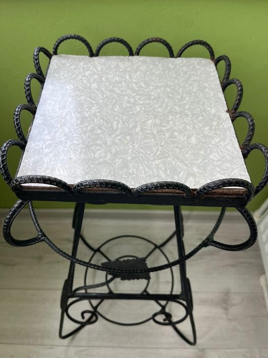 Suport pentru plante din fier