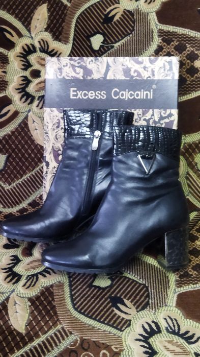 Продается осенние туфли