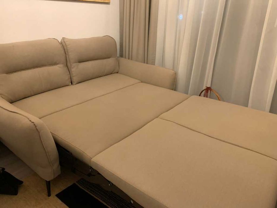 Двуместен разтегателен диван