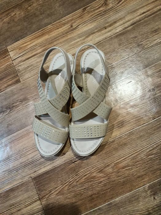 Продам обуви по отдельности