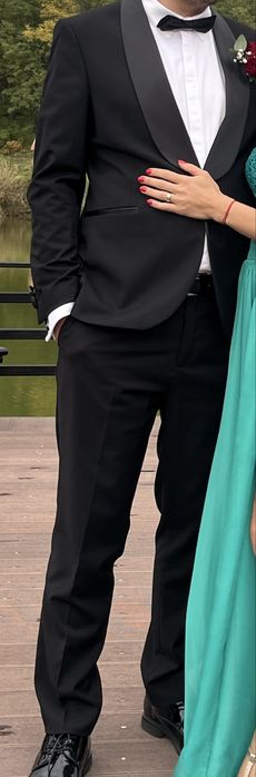 Costum elegant JONA, negru satinat, ca nou + 2 cămăși+ bonus pantofii