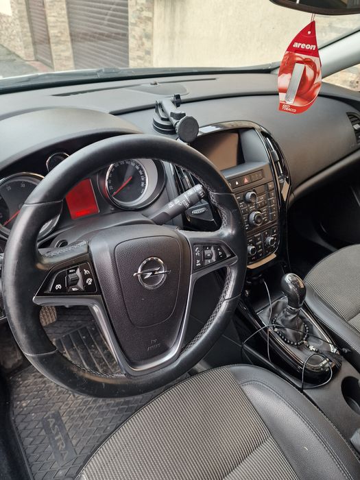 Opel Astra j an 2016 , motorizare 1.6 diesel consum foarte mic