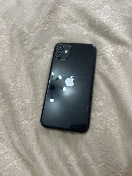 Айфон 11  64 гб. срочно сатылады ,багасын келисемиз бари жасап тур ...