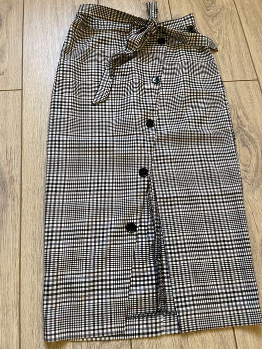 Fusta Mohito in carouri, cu slit, nasturi si cordon, marime 36