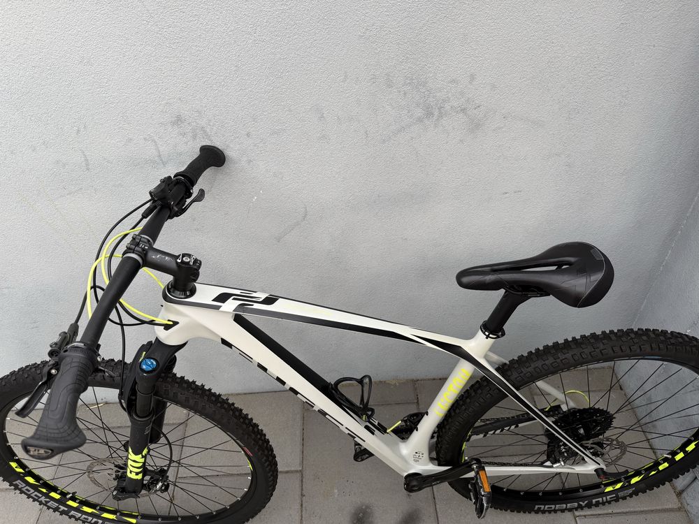 Bicicleta Ghost Lector carbon