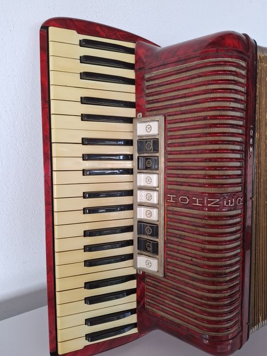 Acordeon Hohner verdi 96 basi