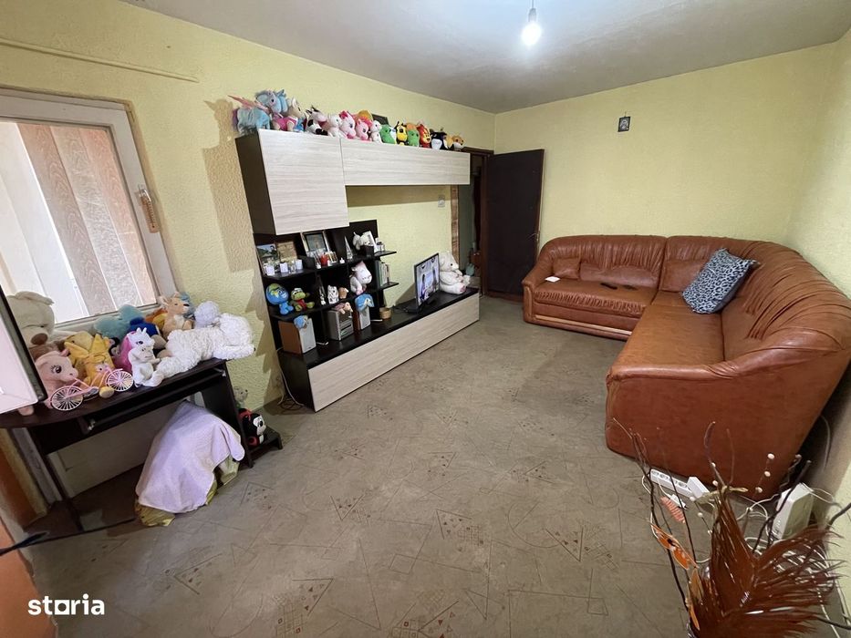 Vanzare Apartament 2 camere zona 9 Mai Domnisori