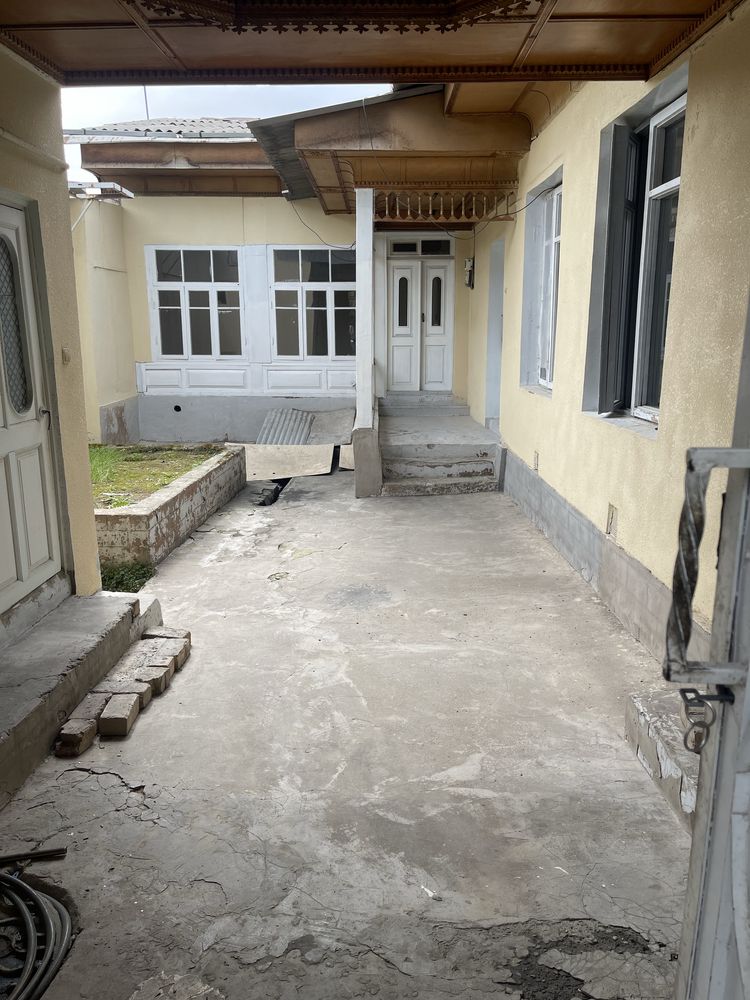 Hovli uchastka oila uchun