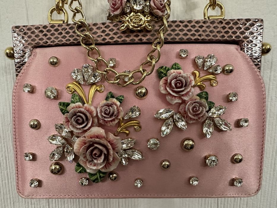Сумочка мечты от Dolce & Gabbana Лимитированная модель с камнями свар