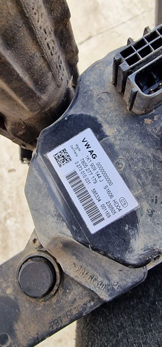 Vând caseta direcție touran