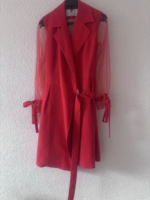 Rochie elegantă roșie cu mâneci din tull – mărimea M