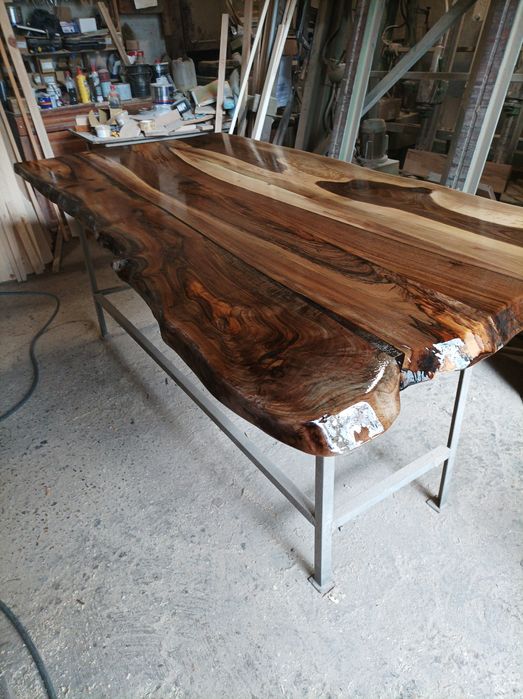 Масивен плот от орех