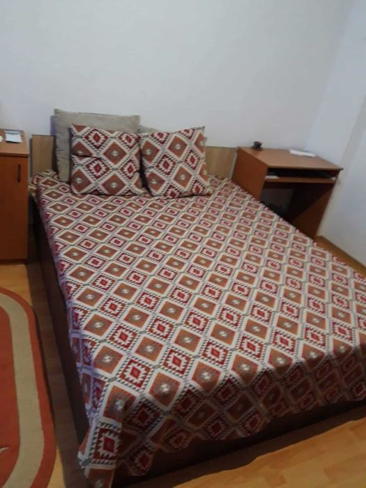 Vand casa cu 2 camere, bucatarie si baie