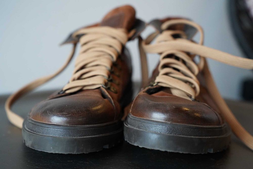 мъжки кожени обувки / португалски