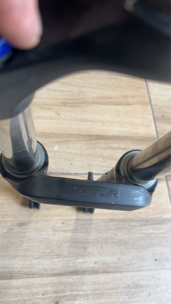 rokc shok Sektor Silver RL 140mm