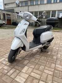Scuter Moped Ride clasic