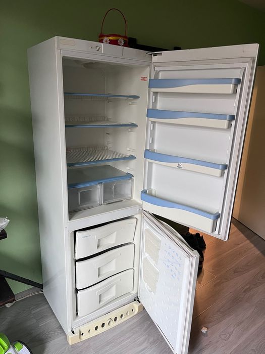 Хладилник Indesit