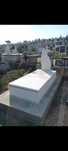 Monumente funerare, pavaj, gard de beton
