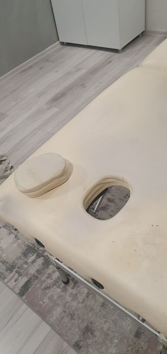 Masă de masaj portabilă cu husă inclusă in preț