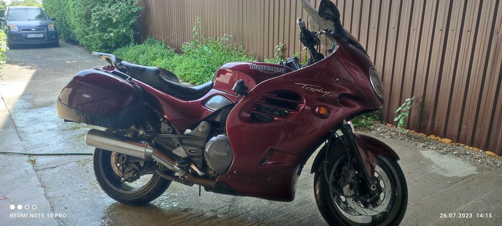 Triumph Trophy 900