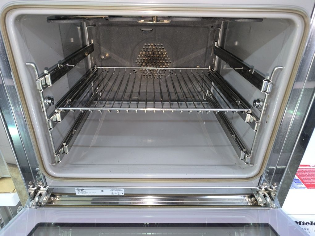 Фурна с котлони Miele H4114E