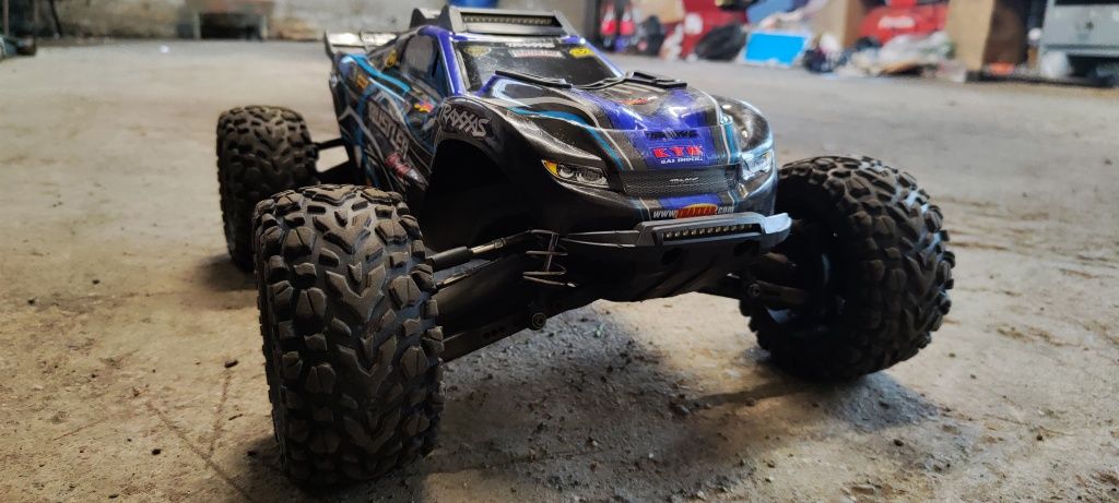 Traxxas rustler vxl 4x4 3s. 105 km/h