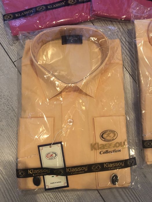 Camasi si Blugi  barbati noi 50 lei buc