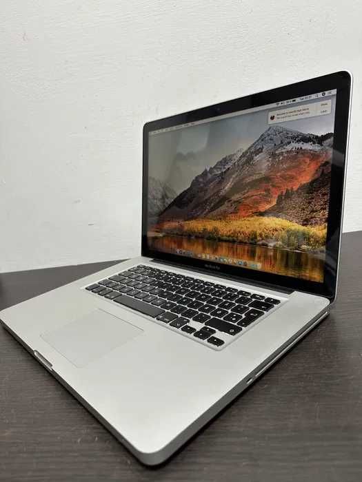 Apple MacBook Pro 15 - Intel Core i7 - 8GB - 750GB - Os High Sierra