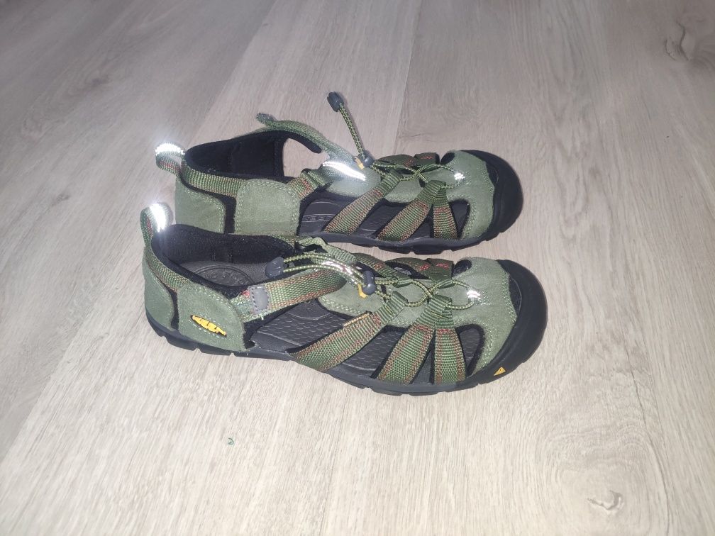 Keen CLEARWATER CNX Leather CNX W's, дамски кожени сандали