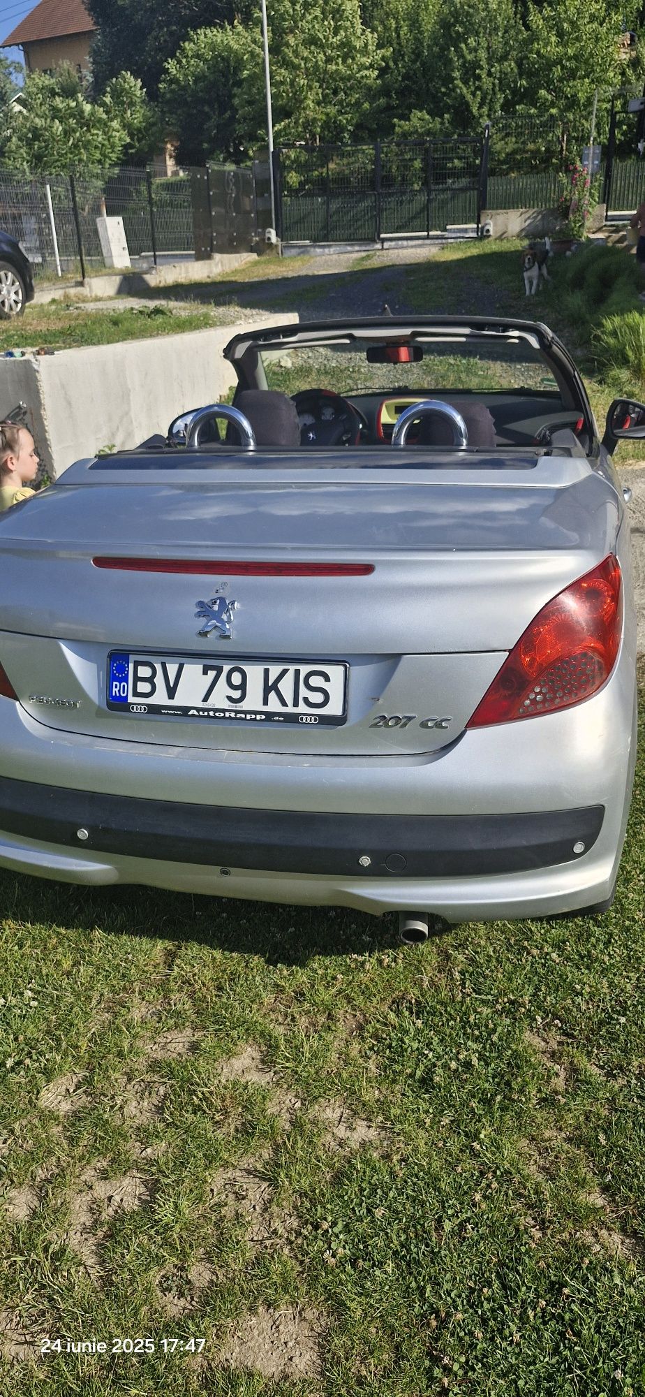 Vând Peugeot 207cc