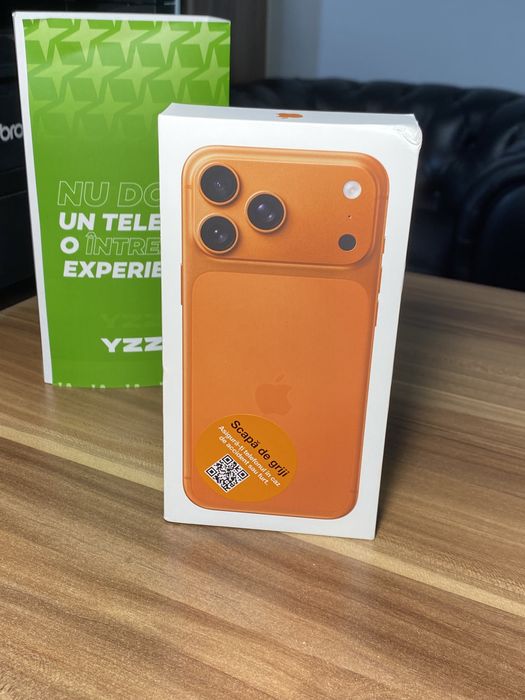 iPhone 17 Pro Max • 256 GB • Cosmic Orange